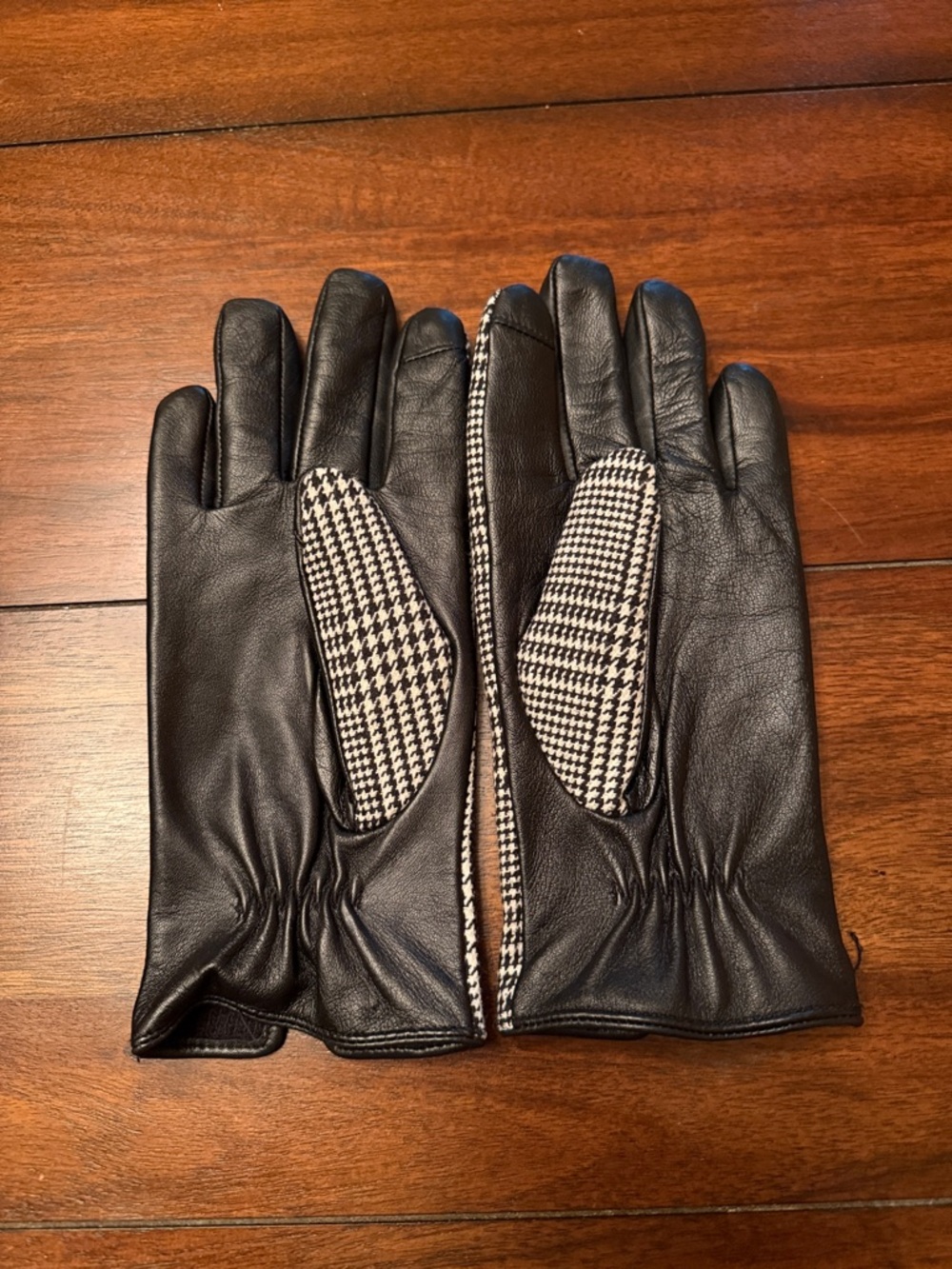 Banana Republic Gloves with Houndstooth Accents Sz M